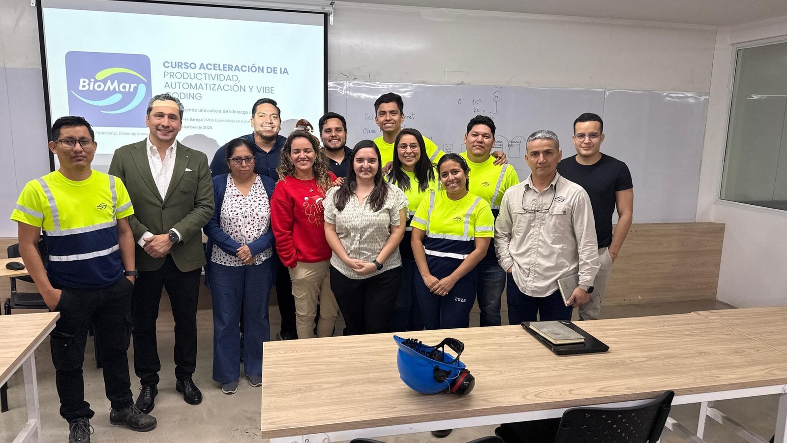 Equipo de Biomar en una sesión de innovación con IA